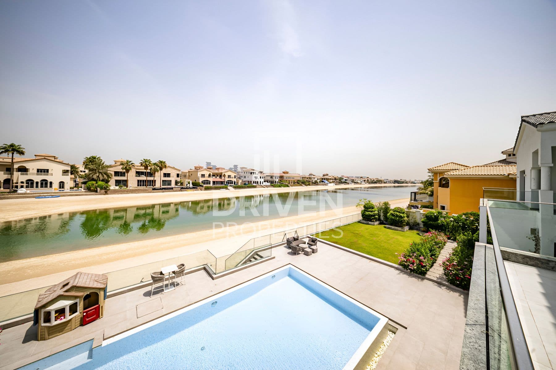 Signature Villas Frond B